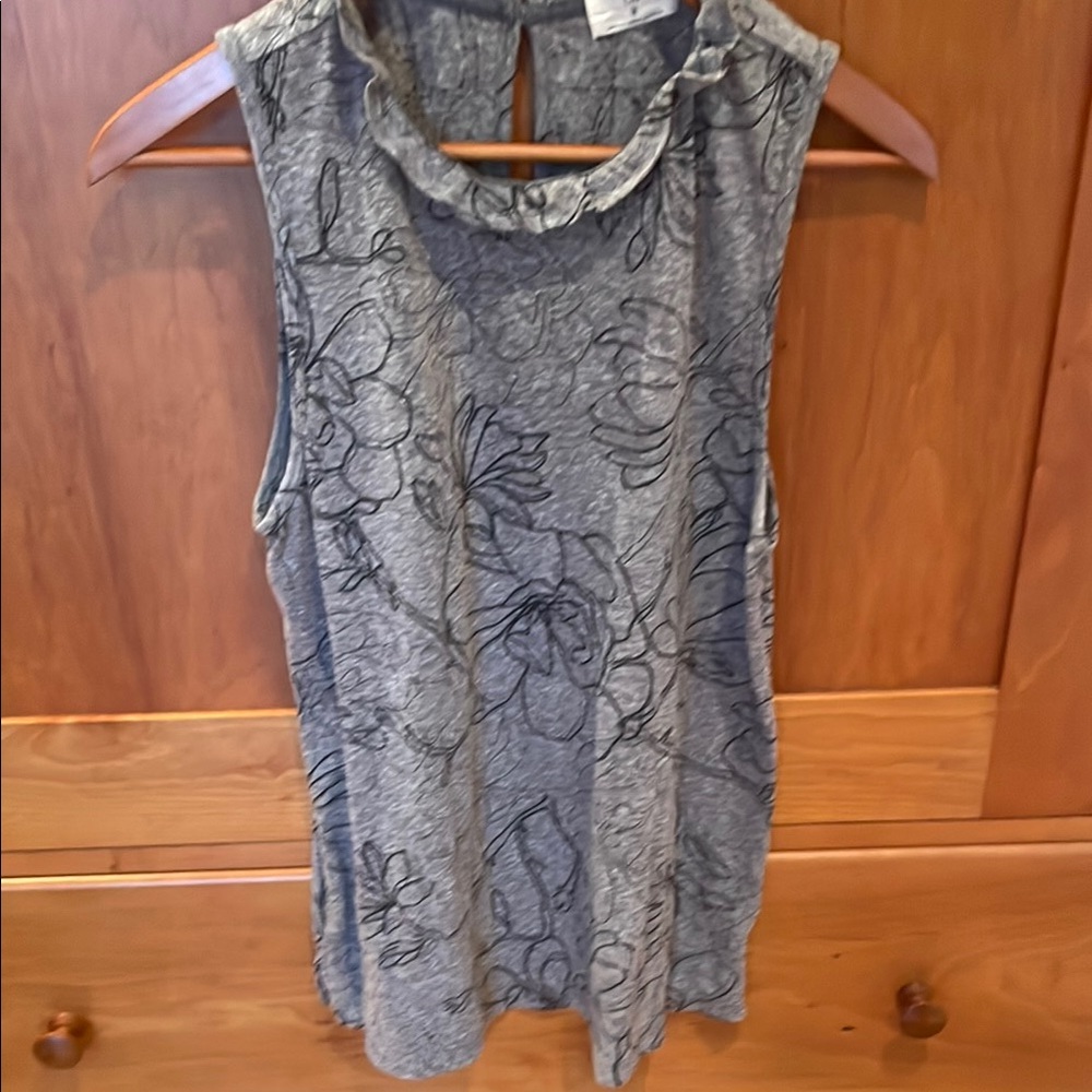 Anthropologie Floral Gray Sleeveless T-shirt Top